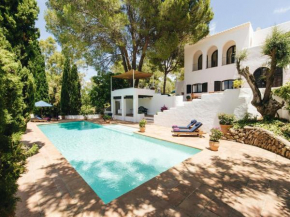 Country-view villa with pool